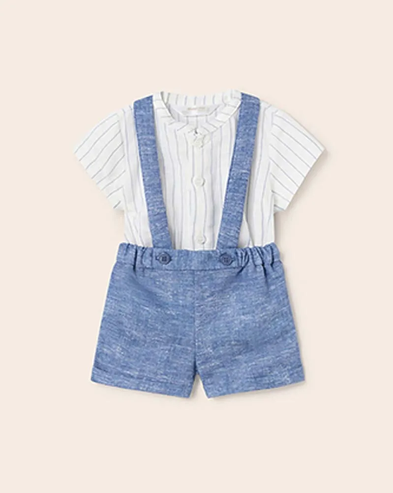 Completo in lino e cotone composto da camicia alla coreana a righe bianche e azzurre e bermuda con bretelle 4-12 mesi